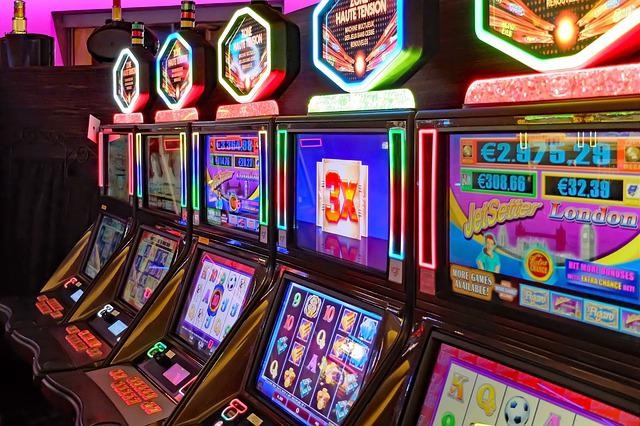 Advantages of Playing a Slot Online